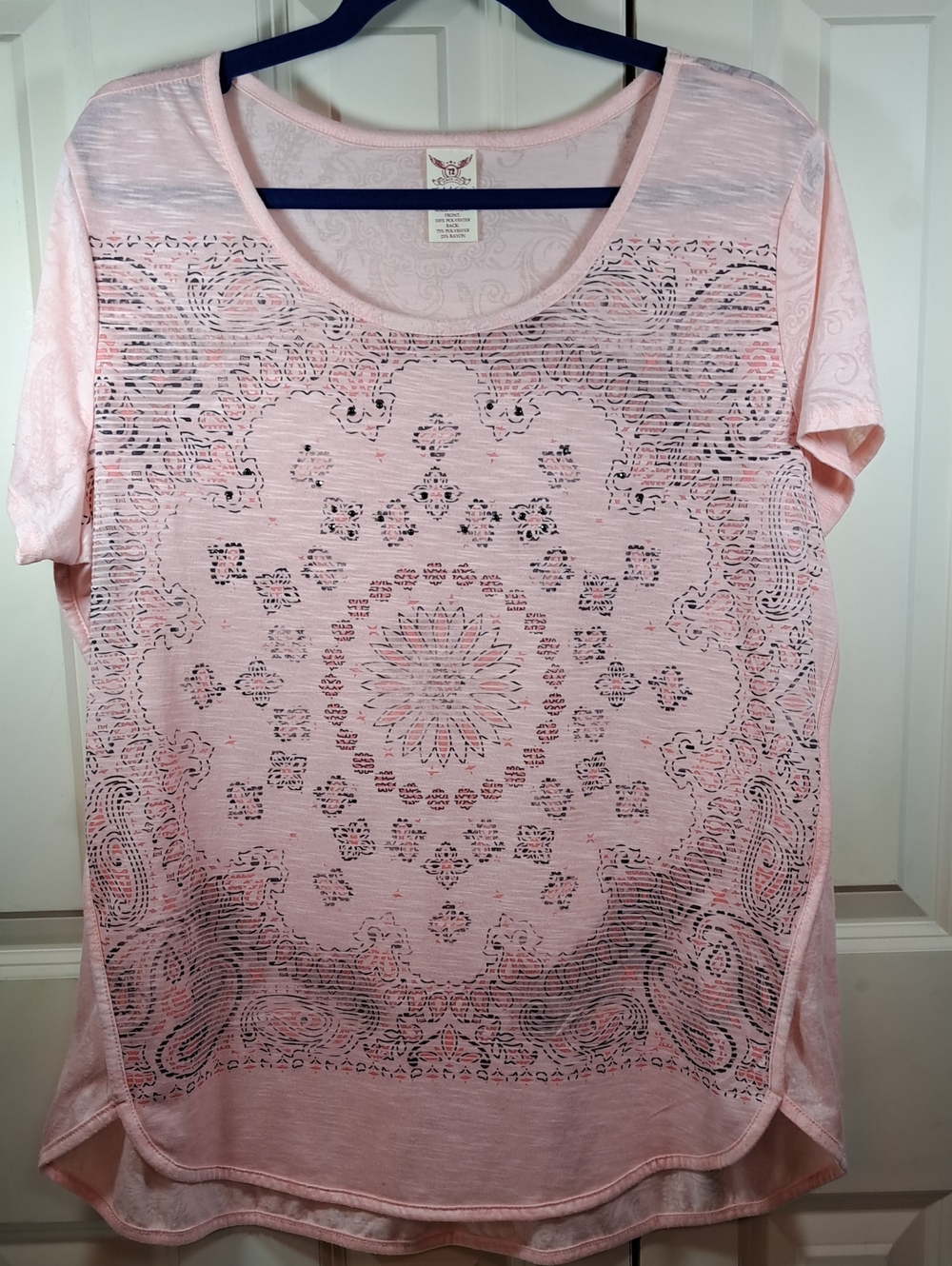 Faded Glory Light Pink Short Sleeve Medallion Knit Top